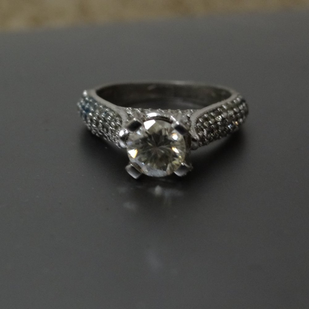 NWOT White Moissanite 3.22 engagement ring 7